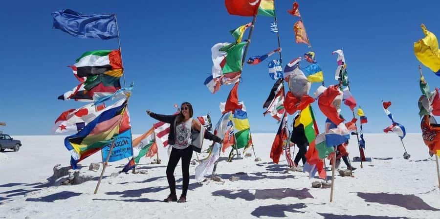 From La Paz: Uyuni Salt Flats Excursion + Round Trip Bus - What the $200 Uyuni trip really gives you