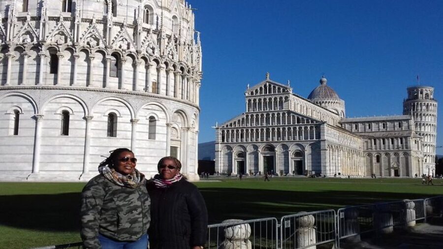 From Livorno: Guided Day Trip to Florence and Pisa by Bus - Piazza della Repubblica and an hour to yourself