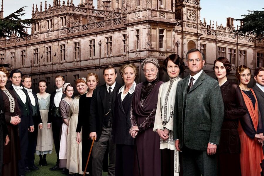 From London: Downton Abbey and Village Coach Tour - Who will enjoy this day most