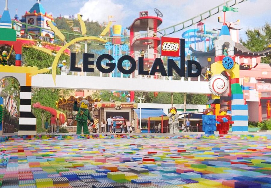 From London: LEGOLAND® Windsor Resort Entry & Coach Transfer - Six hours among 11 LEGO themed lands