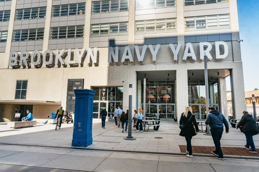 From Manhattan: Half-Day Brooklyn Food and Culture Bus Tour - Empanadas and pizza add Latin and Italian flavors