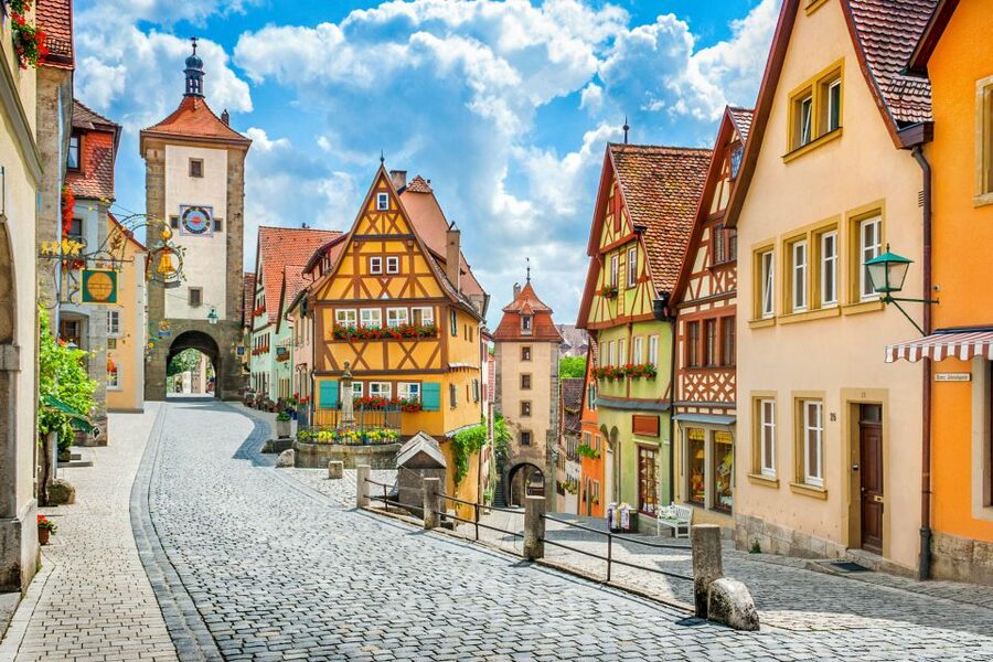 From Munich: Rothenburg and Romantic Road Day Trip by Bus - Harburg Castle and its hilltop setting