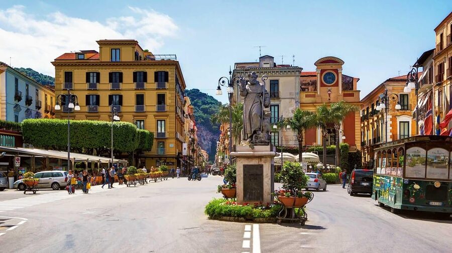 From Naples: Sorrento, Positano and Amalfi Day Trip by Bus - Who should book this experience