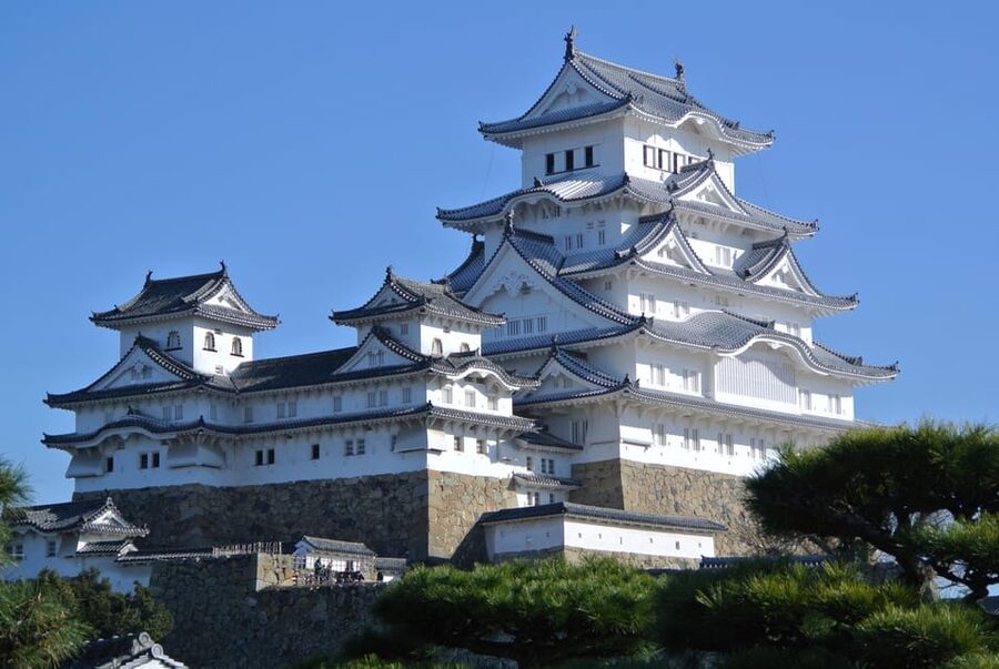 From Osaka: Himeji Castle, Arima Onsen & Mt. Rokko Day Tour - Lunch at Karoyashiki-ato Park