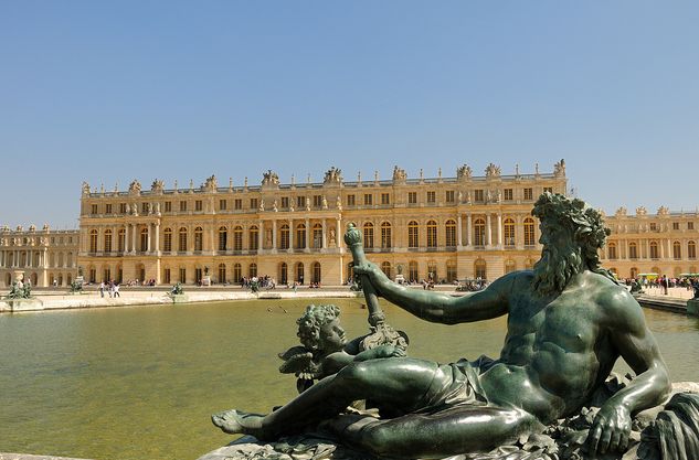 From Paris: Versailles Guided Tour by Deluxe Minibus - Why Versailles Works Best With a Guide