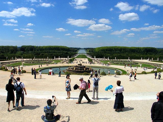 From Paris: Versailles Guided Tour by Deluxe Minibus - The Minibus From Paris to Versailles