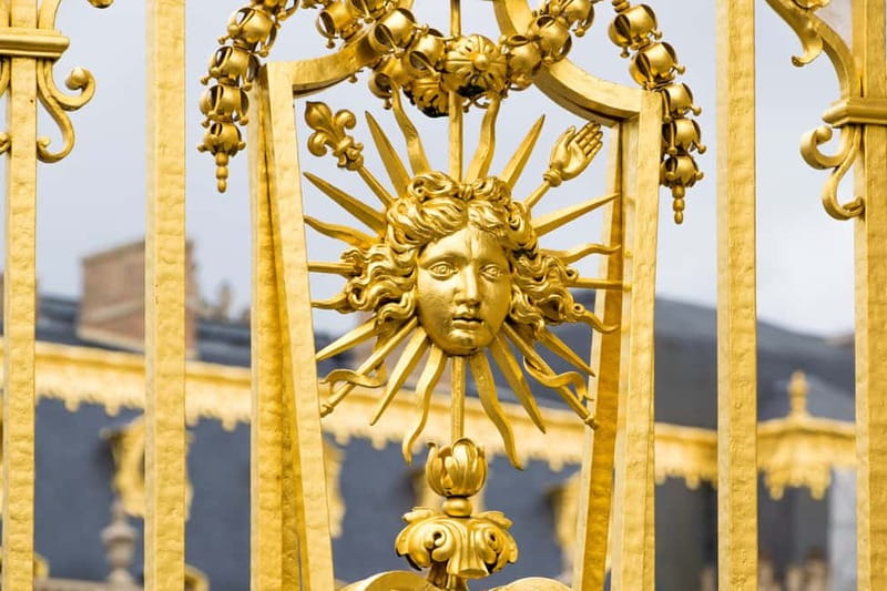 From Paris: Versailles Skip-the-Line Tour by Coach - What to bring and what to leave behind