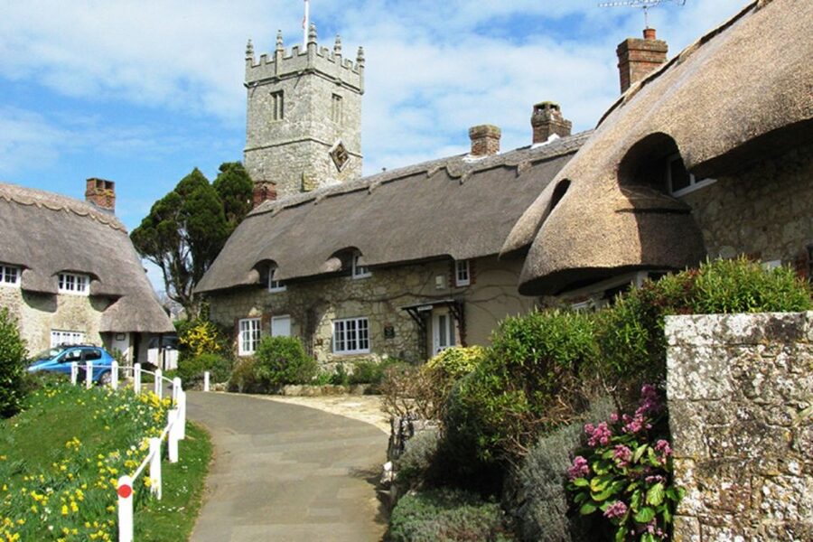 From Portsmouth: Isle of Wight Day Tour by Bus and Ferry - Guides, comfort, and the overall service