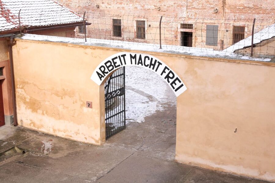 From Prague: All-inclusive Bus Tour to Terezin Memorial - The Ghetto Museum and the town of Terezin