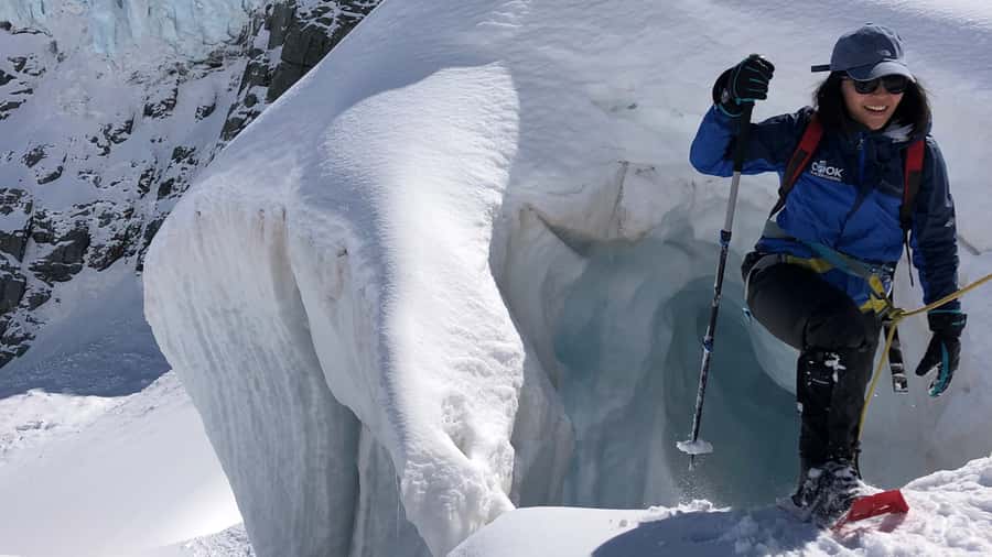 From Queenstown: Mount Cook Heli-Hike and Bus Tour Combo - Lindis Pass and Omarama: the practical middle of the day