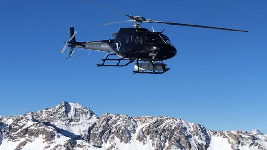 From Queenstown: Mount Cook Heli-Hike and Bus Tour Combo - The Queenstown to Mt Cook road journey