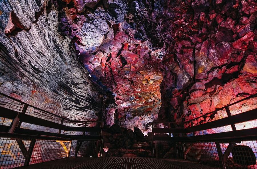 From Reykjavik: Raufarhólshellir Lava Tunnel by Bus - Seeing the entrance before going underground
