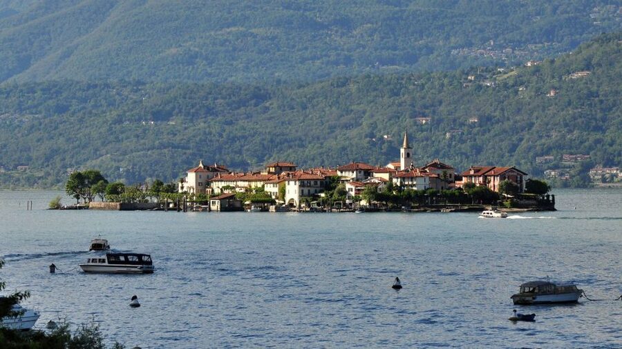 From Stresa: Isola Pescatori Hop-On Hop-Off Boat Tour - Why Isola Pescatori makes a good day trip from Stresa