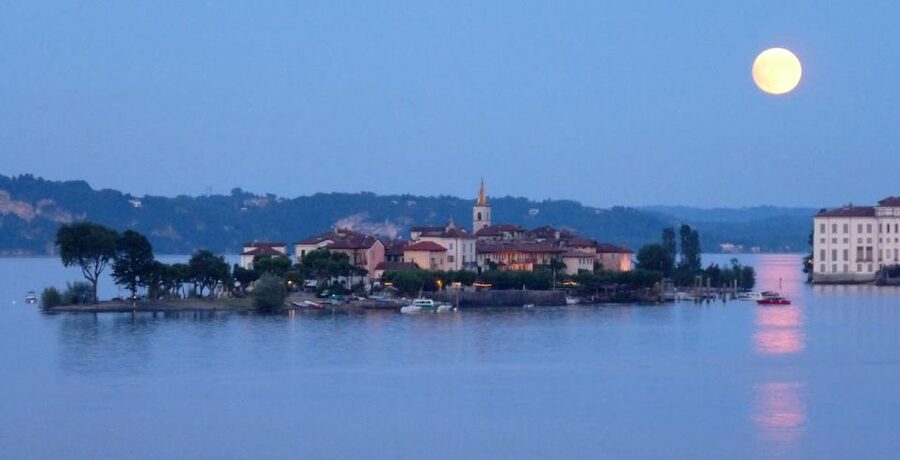 From Stresa: Isola Pescatori Hop-On Hop-Off Boat Tour - Shopping for typical island products