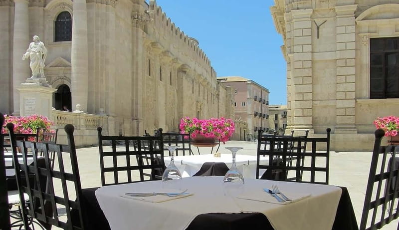 From Taormina: Syracuse and Noto Guided Day Trip by Bus - Ortigia, where Syracuse meets the sea