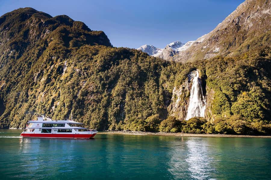 From Te Anau: Milford Sound Cruise & Glass-Roof Coach Tour - Eglinton Valley gives you room to see Fiordland