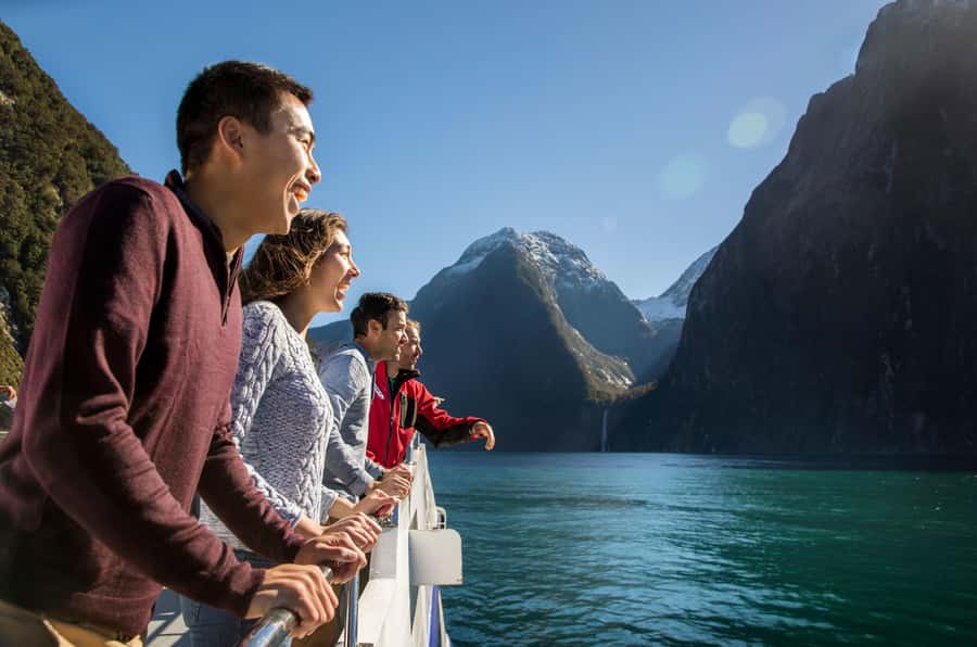 From Te Anau: Milford Sound Premium Bus Tour and Cruise - Lunch can be useful, but choose carefully