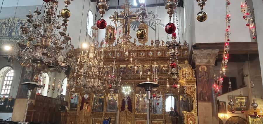 From Tel Aviv: Jericho, Jordan River, and Bethlehem Bus Tour - The border crossing and vehicle change