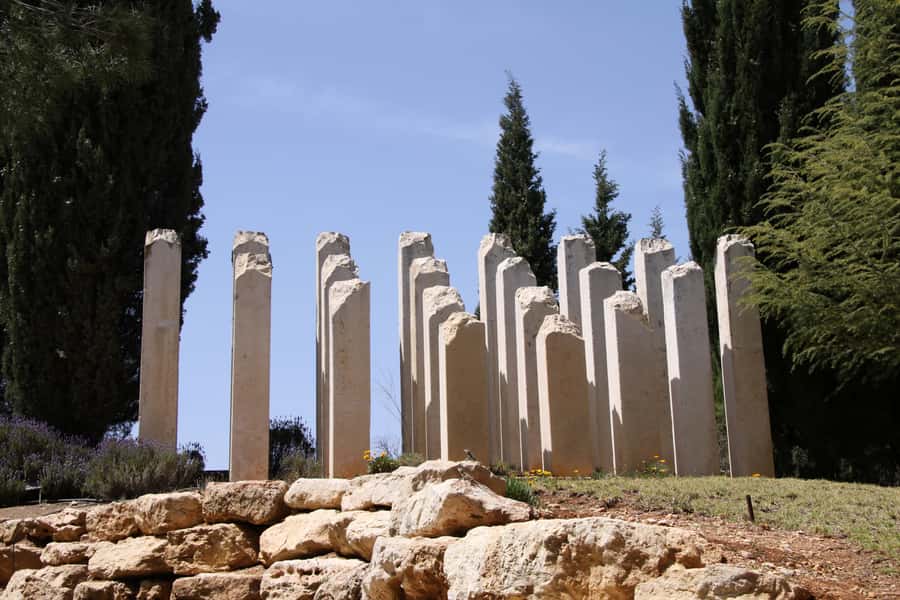From Tel Aviv: Jerusalem Old & New City Bus Tour - Yad Vashem and the difficult final hours