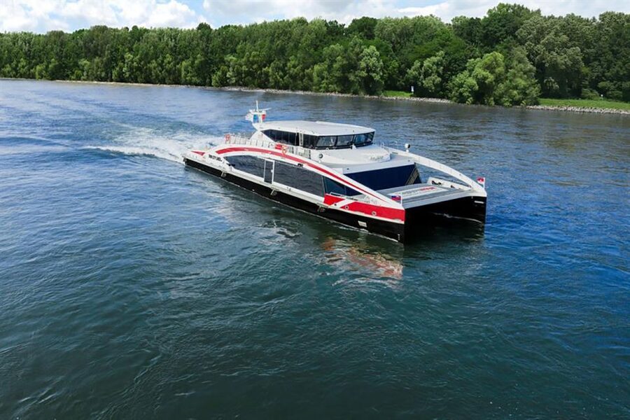 From Vienna: Guided Tour to Bratislava with Speed Boat Ride - Why Bratislava Works as a Vienna Day Trip