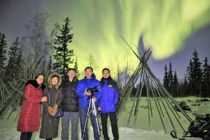 From Yellowknife: Northern Lights Bus Tour with Photos - Who should book this Yellowknife night tour?