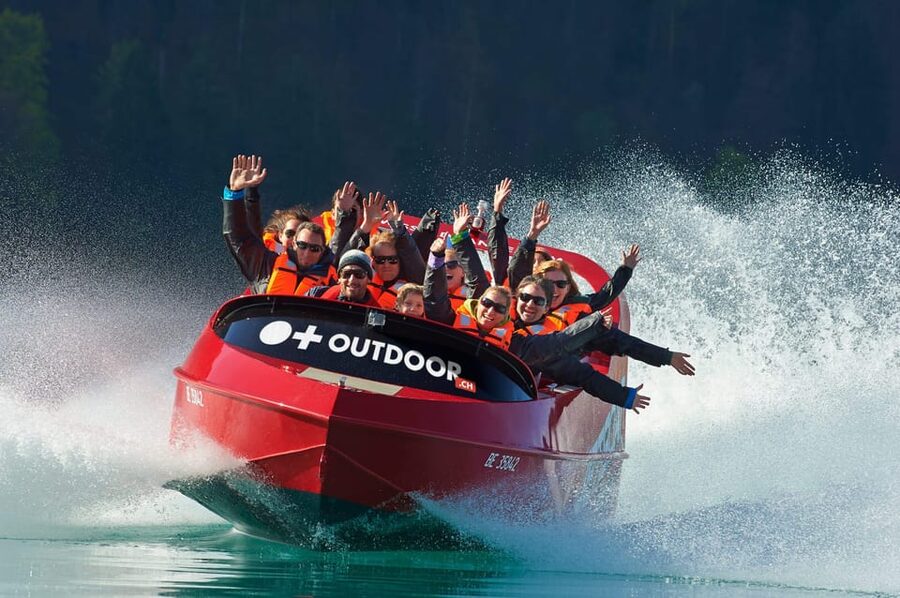 From Zurich: Scenic Interlaken Day Trip by Coach - Lake Brienz, Iseltwald, and a gentler afternoon