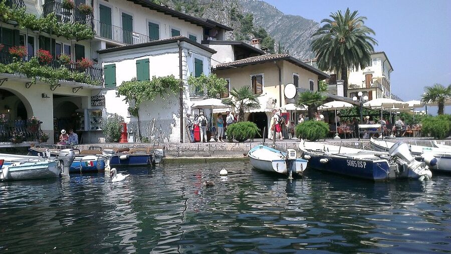Full-Day Lake Garda Tour: Bus & Public Boat with Guide - Monday route: Salò, Sirmione, and Lazise