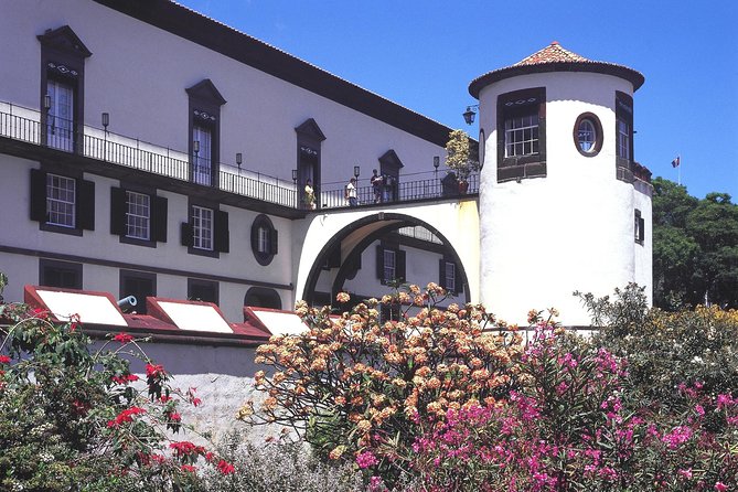 Funchal Hop-On Hop-Off Tour 3 in 1 - Waiting times, seating, and the audio guide