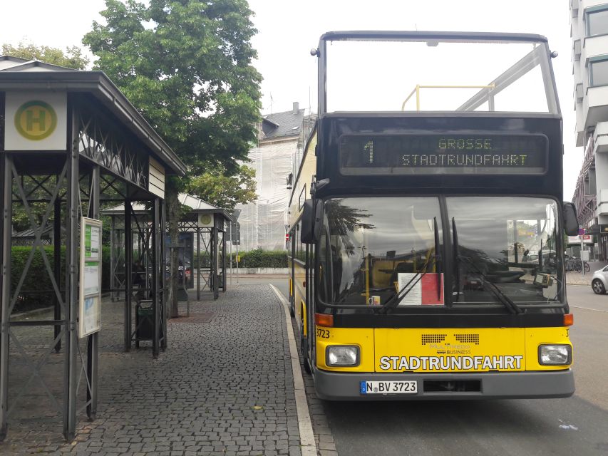 Fürth: City Sightseeing Bus Tour - The open-top bus and the narrow streets