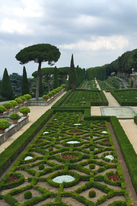 Gandolfo: Castel Gandolfo Papal Villa Gardens Minibus Tour - Price, timing, and what the $25 covers