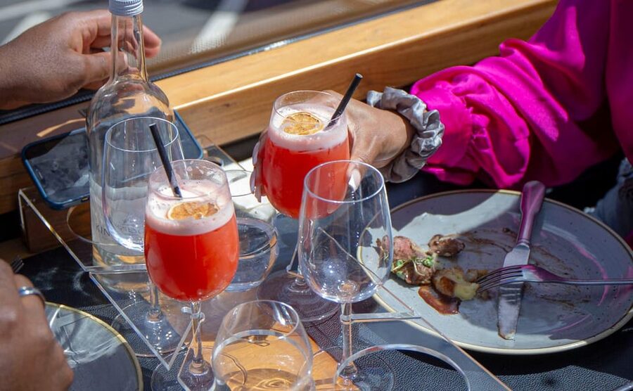 Gastronomic 6-course fine-dining dinner on Luxury London Bus - Dress and evening planning