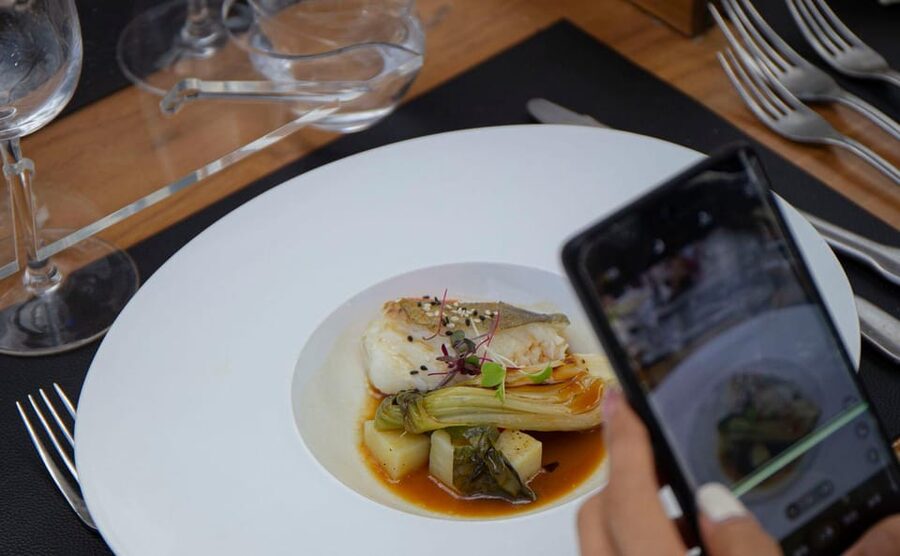 Gastronomic 6-course fine-dining dinner on Luxury London Bus - What the six-course meal is trying to do