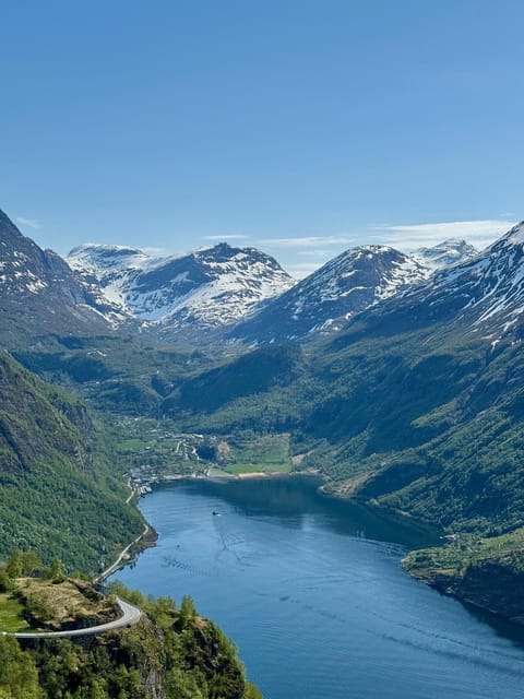 Geiranger Dalsnibba: mini bus tour - From Geiranger pier to the mountain road