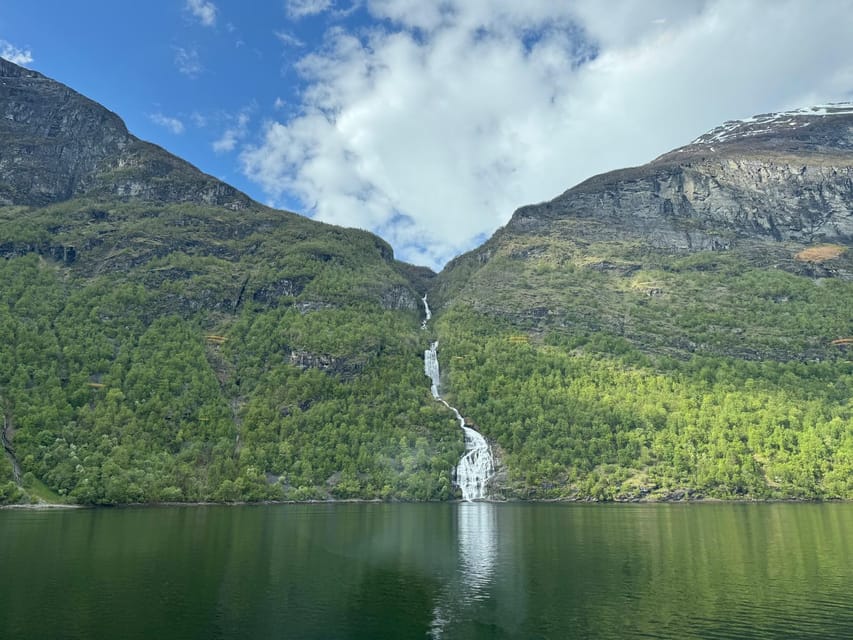Geiranger Dalsnibba: mini bus tour - Booking details that affect your day