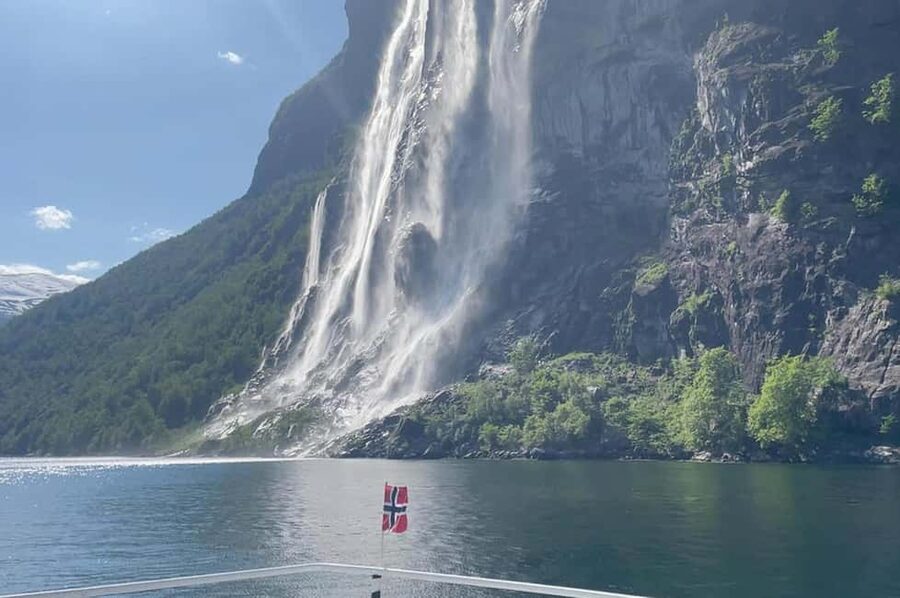 Geiranger to Ålesund Bus Tour (one way) - Why this route is more than a bus ride