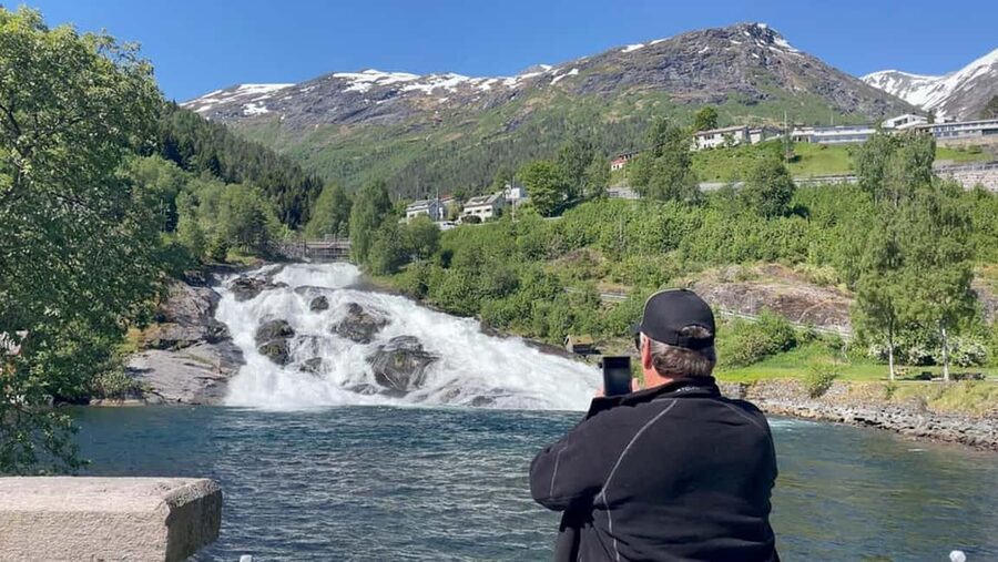 Geiranger to Ålesund Bus Tour (one way) - The boat sections: Geirangerfjord and Hjørundfjord
