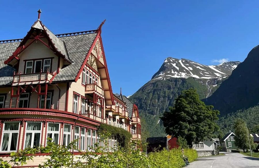 Geiranger to Ålesund Bus Tour (one way) - Food, clothing, and what to bring