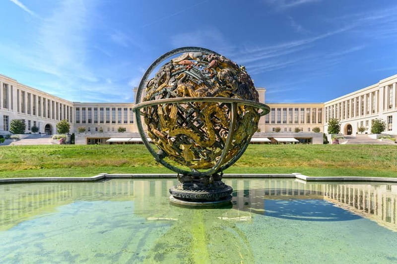 Geneva: Open-Top Sightseeing Bus Tour - Starting at Place Dorcière