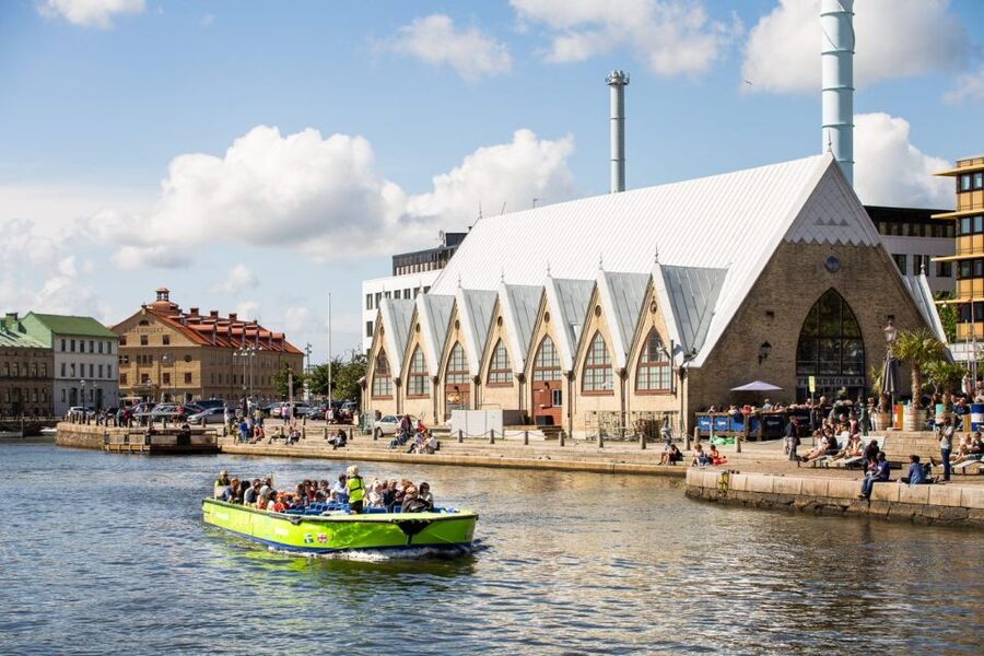 Gothenburg: Hop-On Hop-Off 24-Hour Sightseeing Boat - Haga and Feskekôrka for a central finish