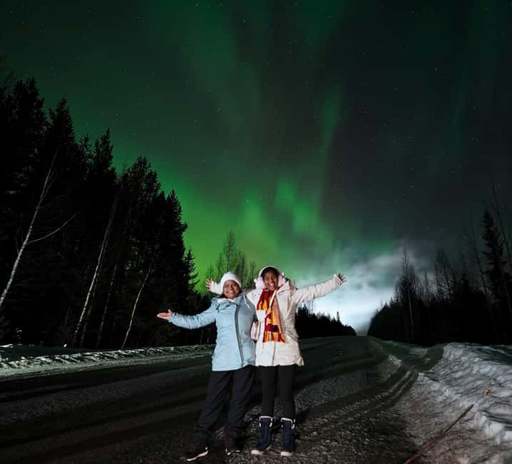 Guarantee Northern Lights Hunt by Minibus With Local Guide - Leaving Rovaniemi for a darker sky