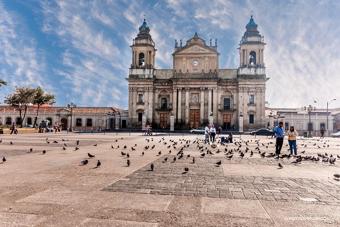 Guatemala city Walking Tour and public bus - Starting at Centro Cívico and the Miguel Ángel Asturias complex