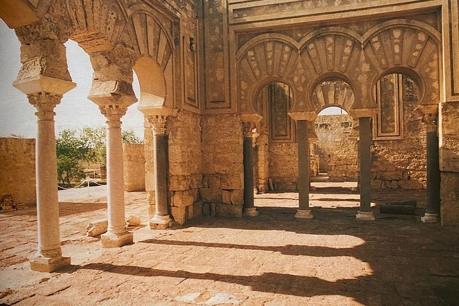 Guided tour of Medina Azahara in Spanish with Bus. Official Guides - Who should book this Córdoba excursion?