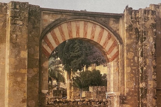 Guided tour of Medina Azahara in Spanish without Bus. Official Guides - The meeting point and the shuttle connection