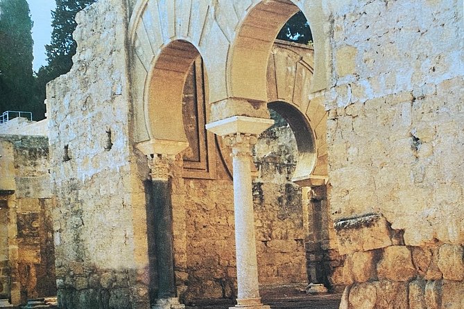 Guided tour of Medina Azahara in Spanish without Bus. Official Guides - Arriving at the archaeological city