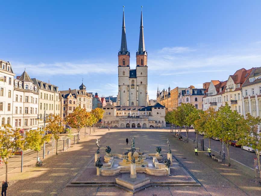 Halle (Saale) : Die Stadtrundfahrt mit dem Bus - Hallmarkt and Marktplatz, Halle’s historic opening act