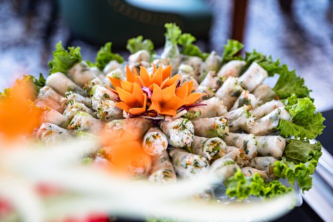Halong bay 5star Cruise Day Trip: Buffet lunch & Limousine bus - Titop Island and the 400-step view