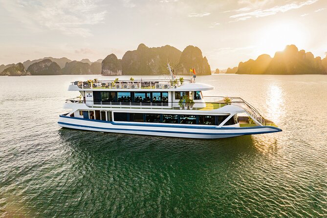 Halong bay Luxur Cruise Day trip: Buffet lunch & Limousine bus - Key points at a glance