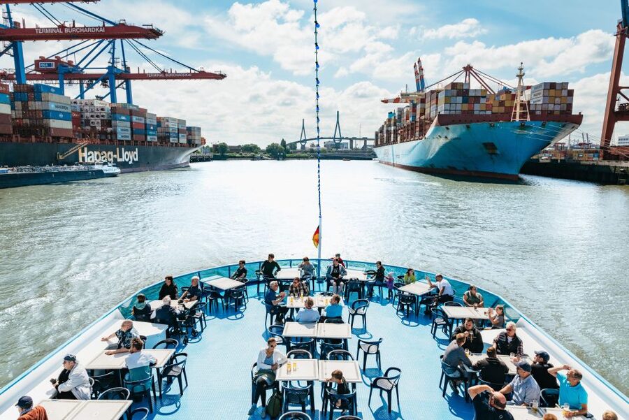 Hamburg: Hop-On Hop-Off Bus with Harbor Cruise - Elbphilharmonie, HafenCity, and Speicherstadt