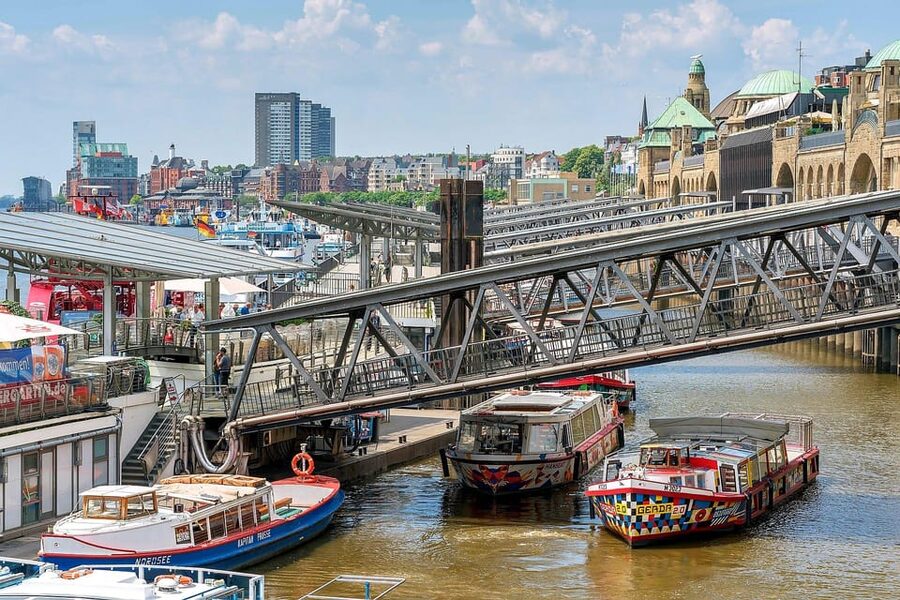 Hamburg: Hop on Hop off city tour and 1 hour harbor tour - How to fit both tours into one day
