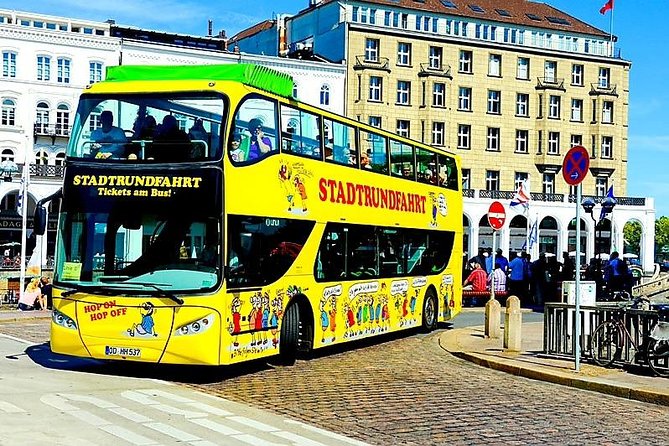 Hamburg: Hop-On Hop-Off Tour - Yellow Double Decker - Stop 5: Schöne Aussicht gives the route a change of mood
